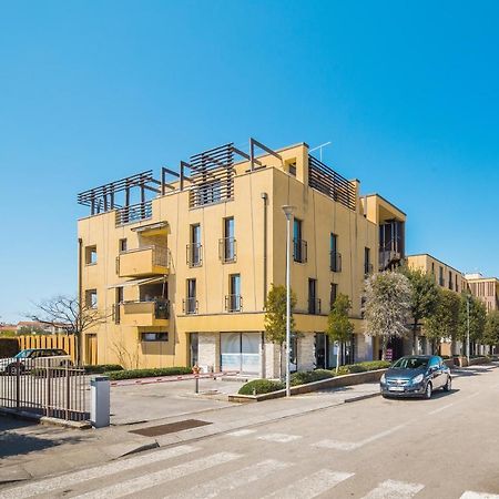 Apartment Residence ポレッチ エクステリア 写真