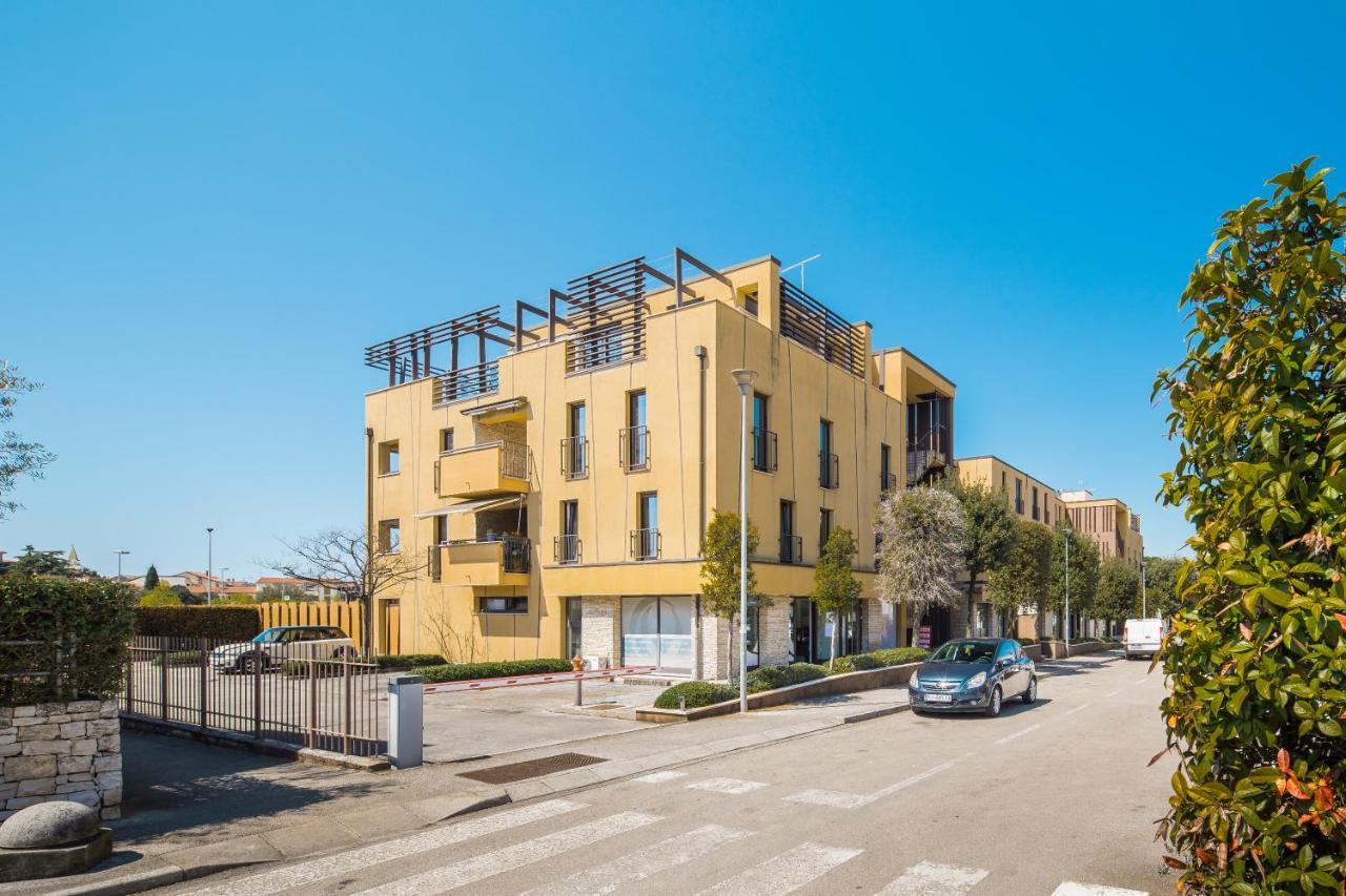 Apartment Residence ポレッチ エクステリア 写真