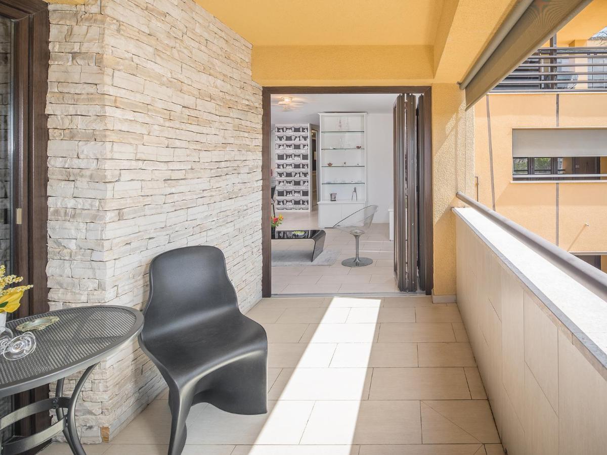 Apartment Residence ポレッチ エクステリア 写真